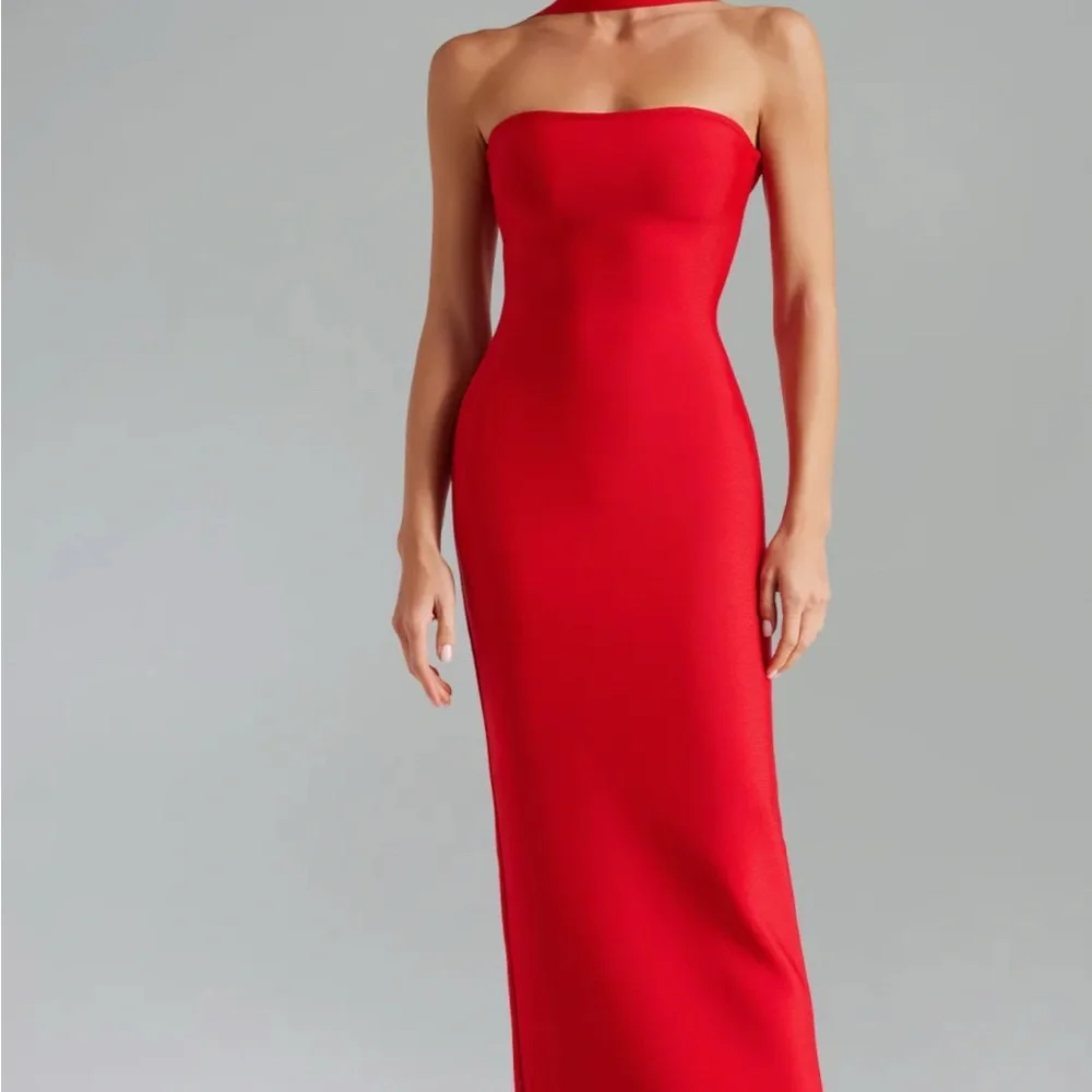 Bella Barnett Strapless Bodycon Dress - Picture 2 of 8